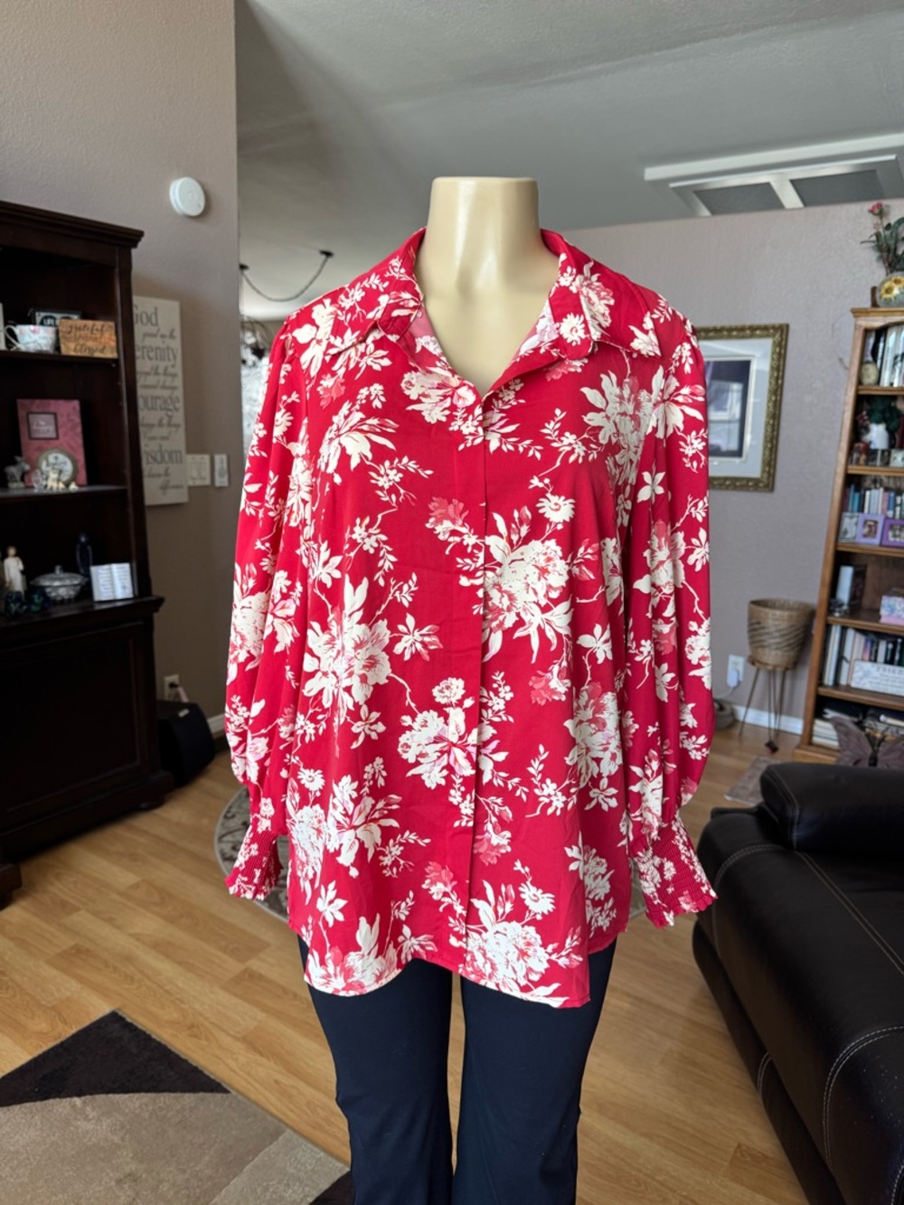 Boutique red & white floral long sleeves button up blouse-size XL - Picture 4 of 9